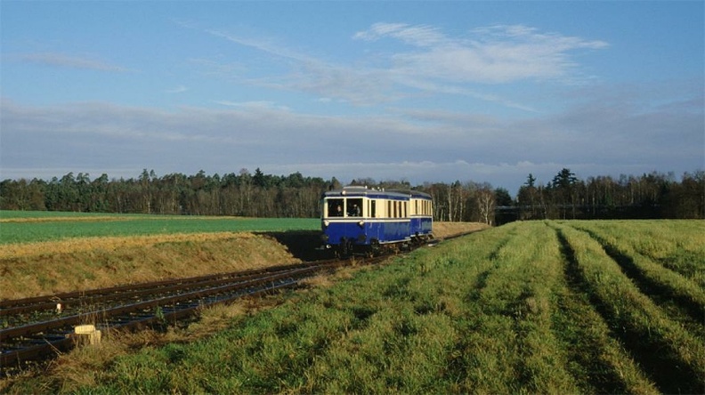 Mit DEV T 1/TA 3 auf der Verden-Walsroder-Eisenbahn GmbH (VWE), hier am Abzweig zur Bundeswehr in Benzen. p000391.jpg