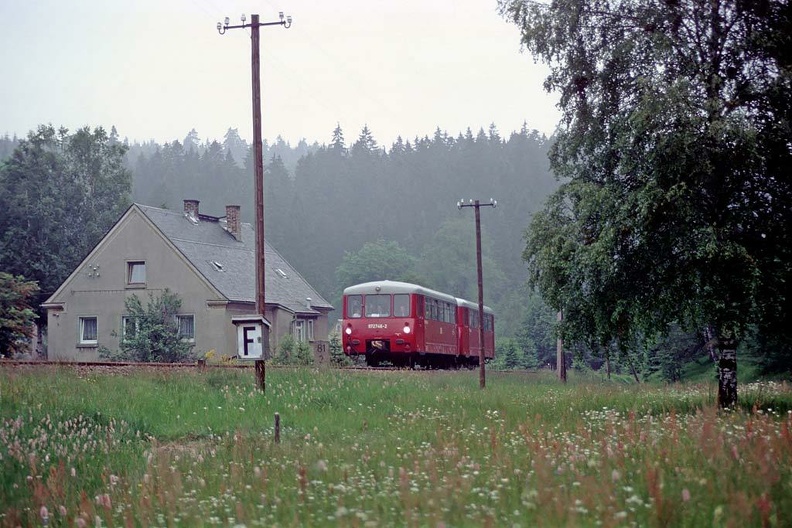 Der IBSE-Sonderzug Nt 19059 bei km 81,2 zwischen Rautenkranz und Tannenbergsthal p001209.jpg
